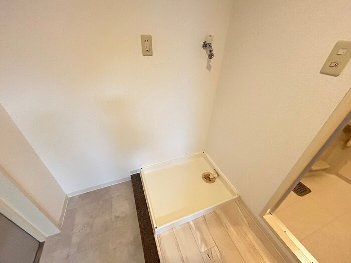 物件内観写真9　(洗濯機置場)