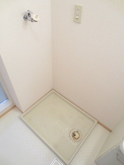 物件内観写真9　(洗濯機置場)