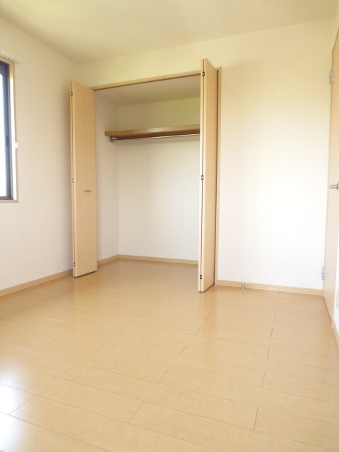 物件内観写真10　(収納)