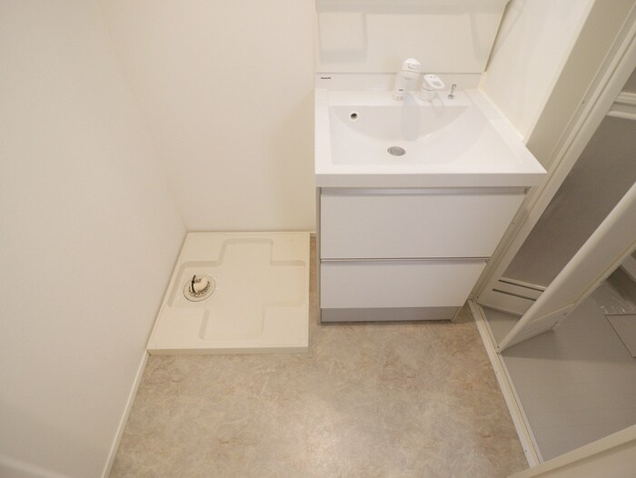 物件内観写真13　(洗濯機置場)