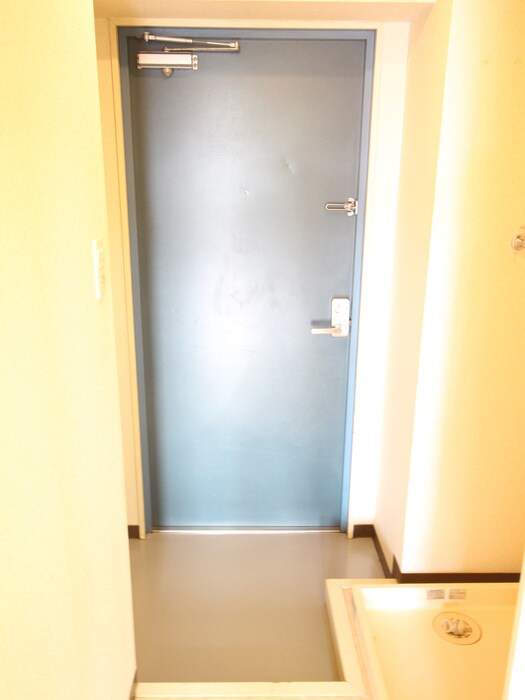 物件内観写真15　(玄関)