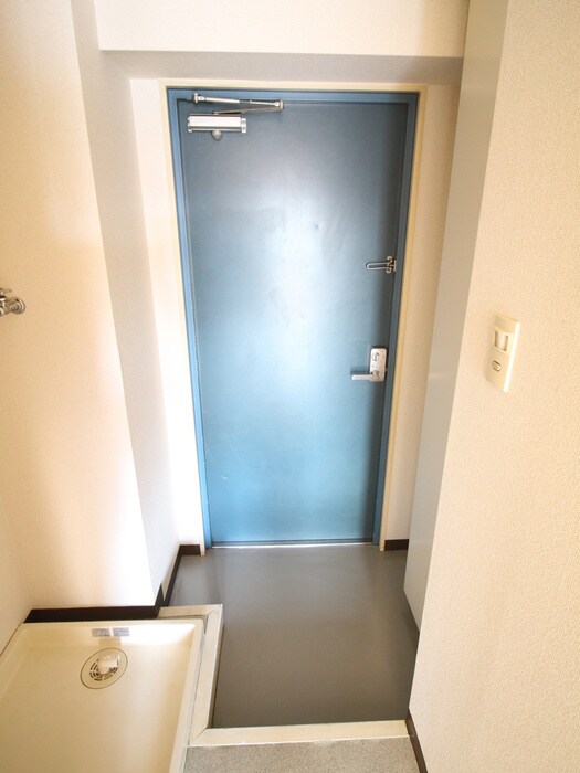 物件内観写真15　(玄関)