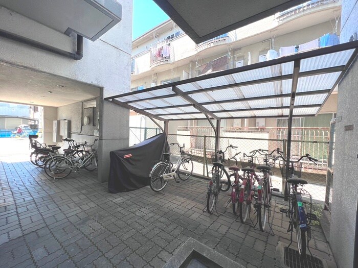 物件外観写真3　(駐輪場)