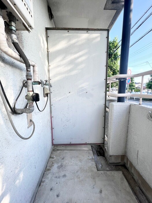 物件内観写真14　(洗濯機置場)