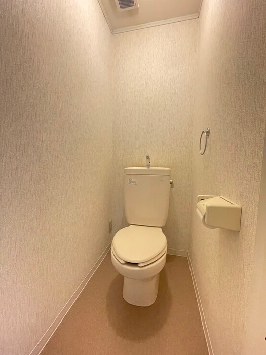 物件内観写真8　(トイレ)