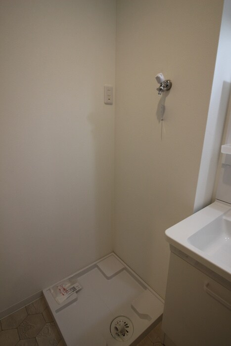 物件内観写真10　(洗濯機置場)