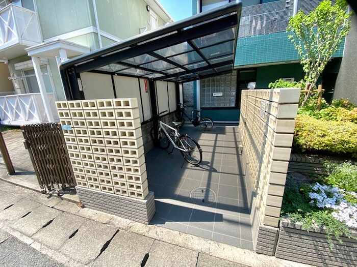 物件外観写真3　(駐輪場)