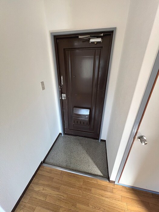 物件内観写真18　(玄関)
