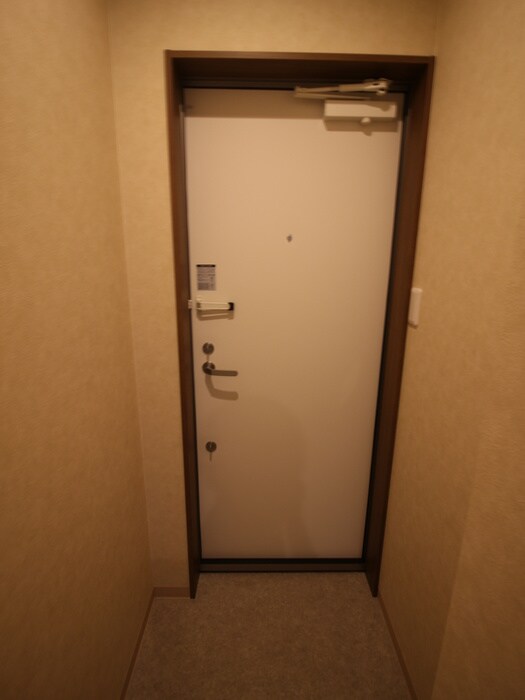 物件内観写真16　(玄関)