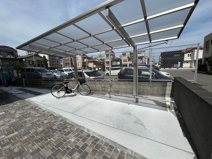 物件外観写真3　(駐輪場)