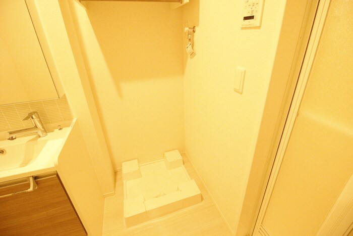 物件内観写真14　(洗濯機置場)