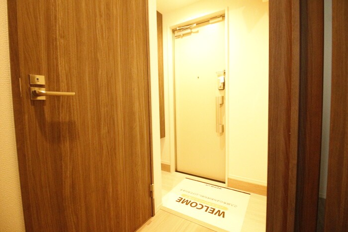 物件内観写真15　(玄関)