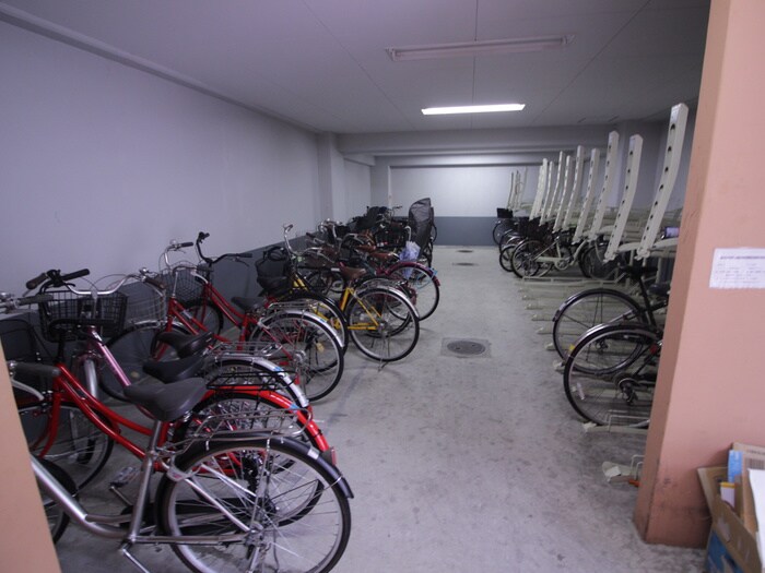 物件外観写真5　(駐輪場)