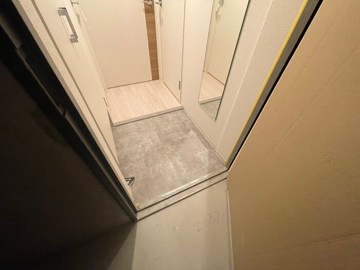 物件内観写真14　(玄関)