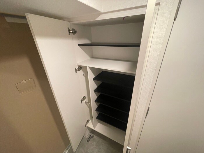 物件内観写真15　(靴箱)