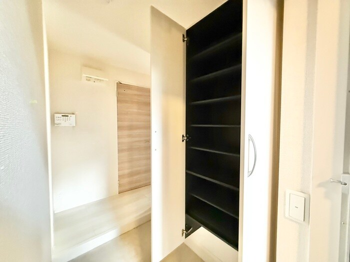 物件内観写真16　(靴箱)