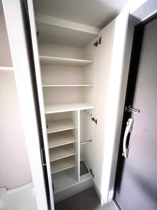 物件内観写真7　(靴箱)