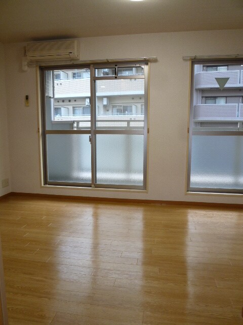 物件内観写真16　(室内からの展望)