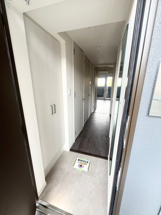 物件内観写真7　(玄関)