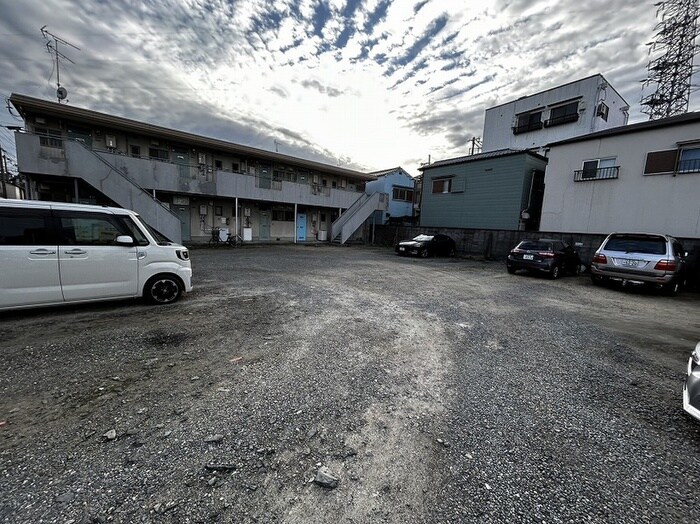 物件外観写真4　(駐車場)