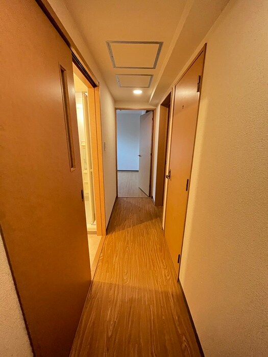 物件内観写真7　(玄関)