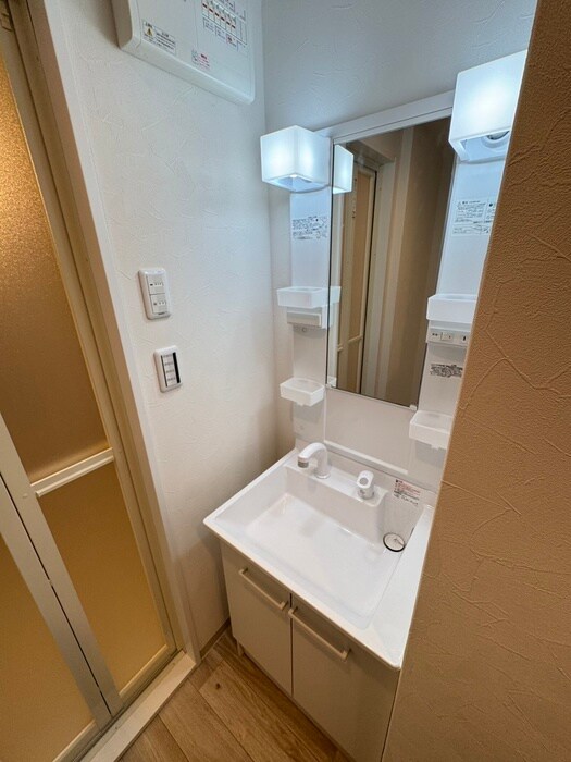 物件内観写真8　(洗面)