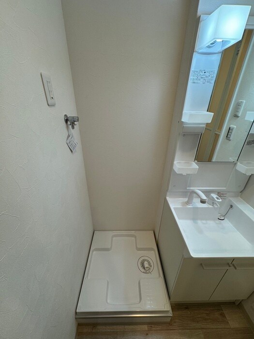 物件内観写真18　(洗濯機置場)