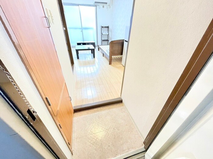 物件内観写真17　(玄関)