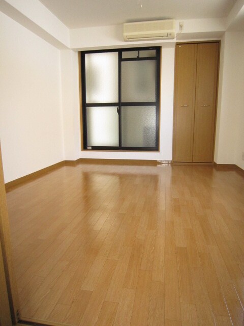 クィーンズコート天満の居室