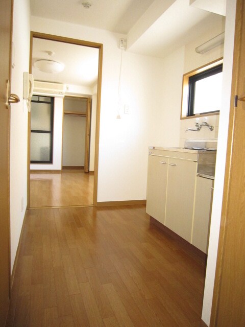 クィーンズコート天満の廊下