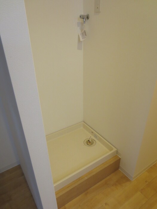 物件内観写真13　(洗濯機置場)