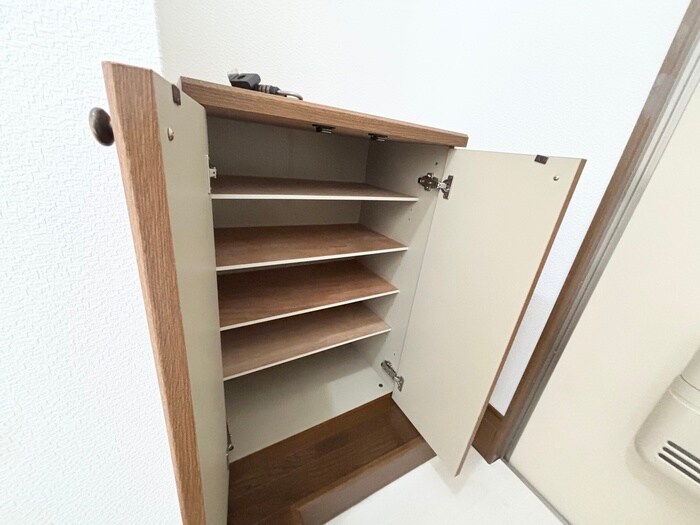 物件内観写真14　(靴箱)