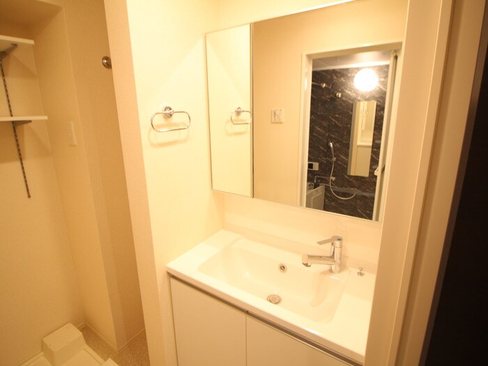 物件内観写真11　(洗面)