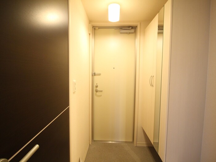 物件内観写真17　(玄関)