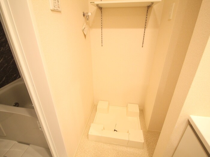 物件内観写真19　(洗濯機置場)