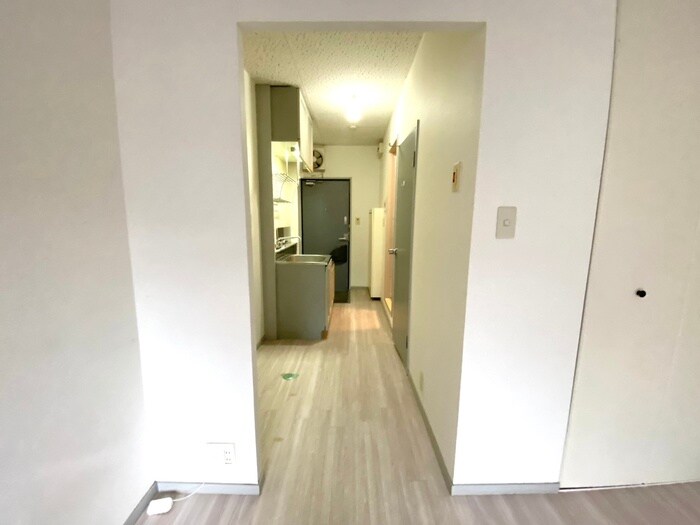 物件内観写真16　(廊下)