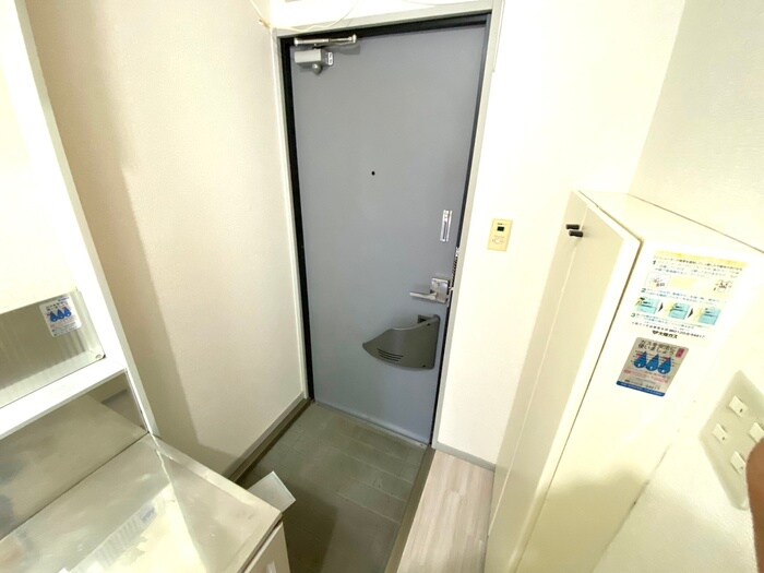 物件内観写真18　(玄関)