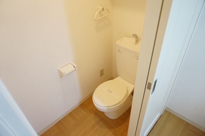 物件内観写真15　(トイレ)