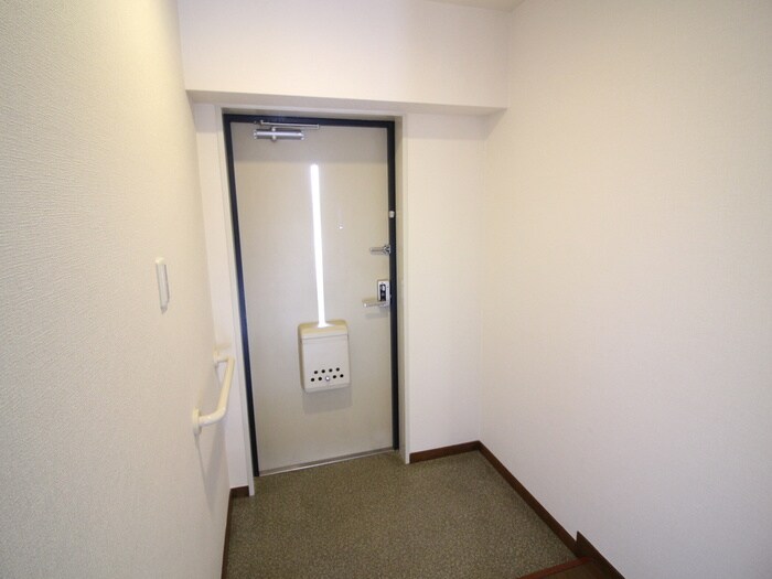 物件内観写真20　(玄関)