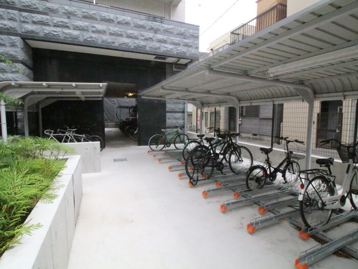 物件外観写真5　(駐輪場)