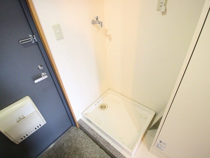 物件内観写真14　(洗濯機置場)