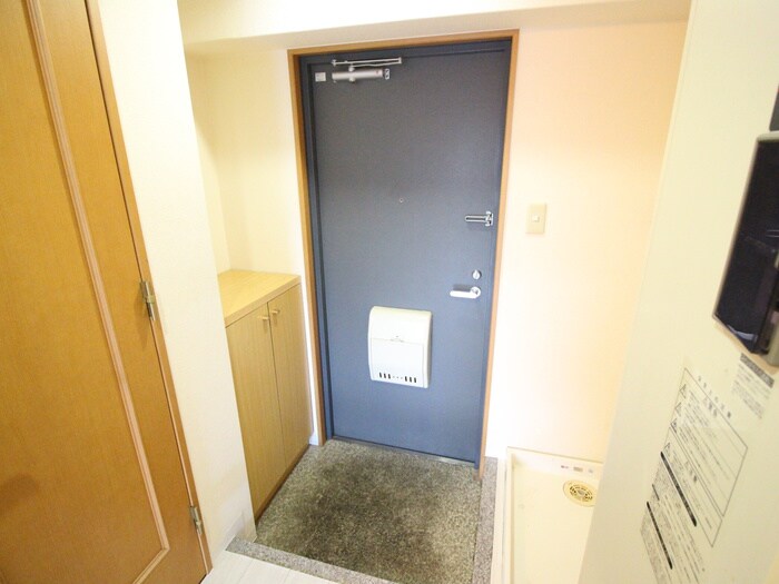 物件内観写真19　(玄関)
