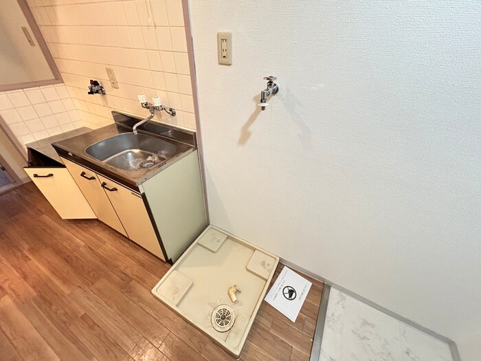 物件内観写真15　(洗濯機置場)