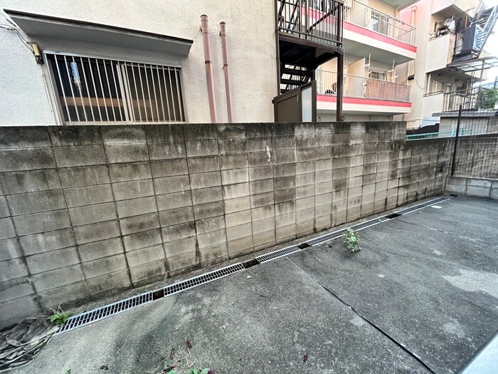 物件内観写真22　(室内からの展望)