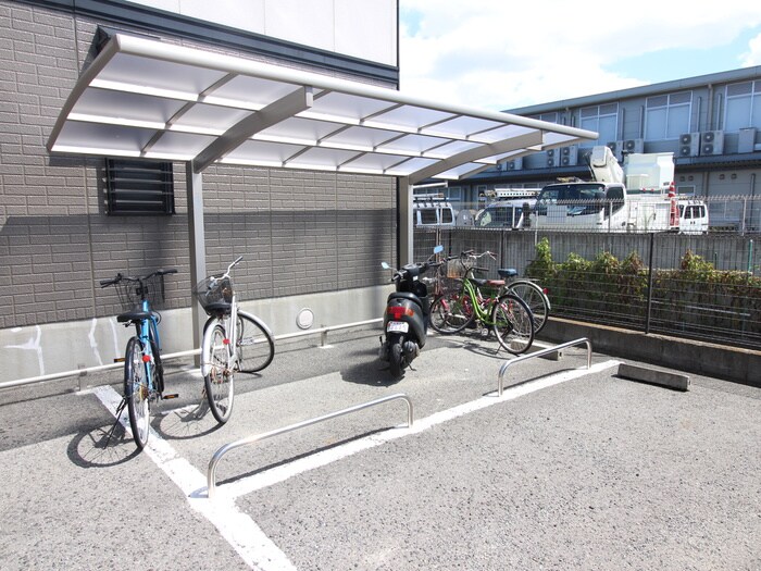 物件外観写真6　(駐輪場)