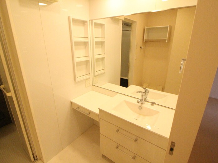 物件内観写真11　(洗面)