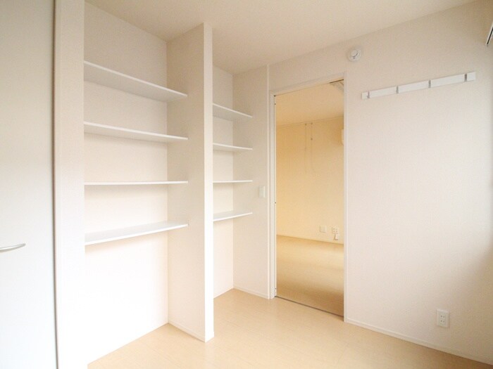 物件内観写真13　(居室)