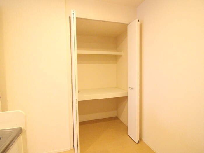 物件内観写真14　(収納)