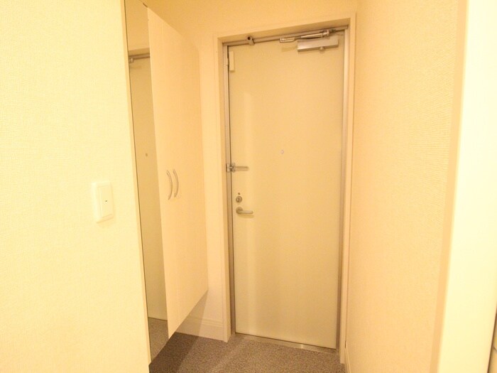 物件内観写真17　(玄関)