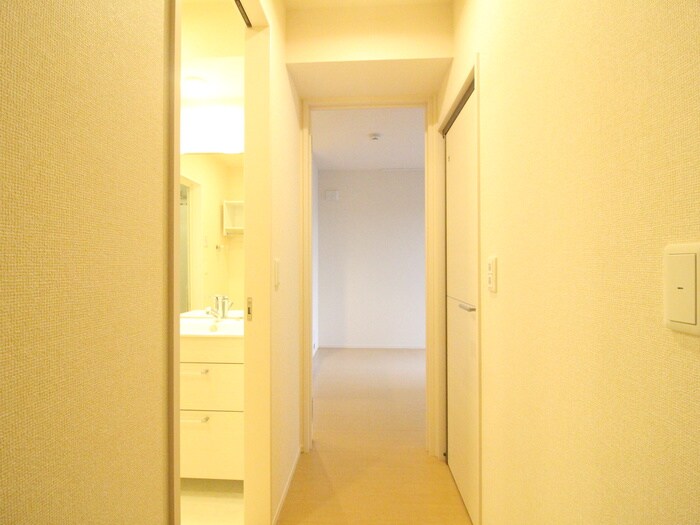 物件内観写真18　(廊下)